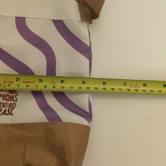 Little Brownie Bakers You’re Totes Amazing Samoas Adventures Please Crossbody - Picture 2 of 3